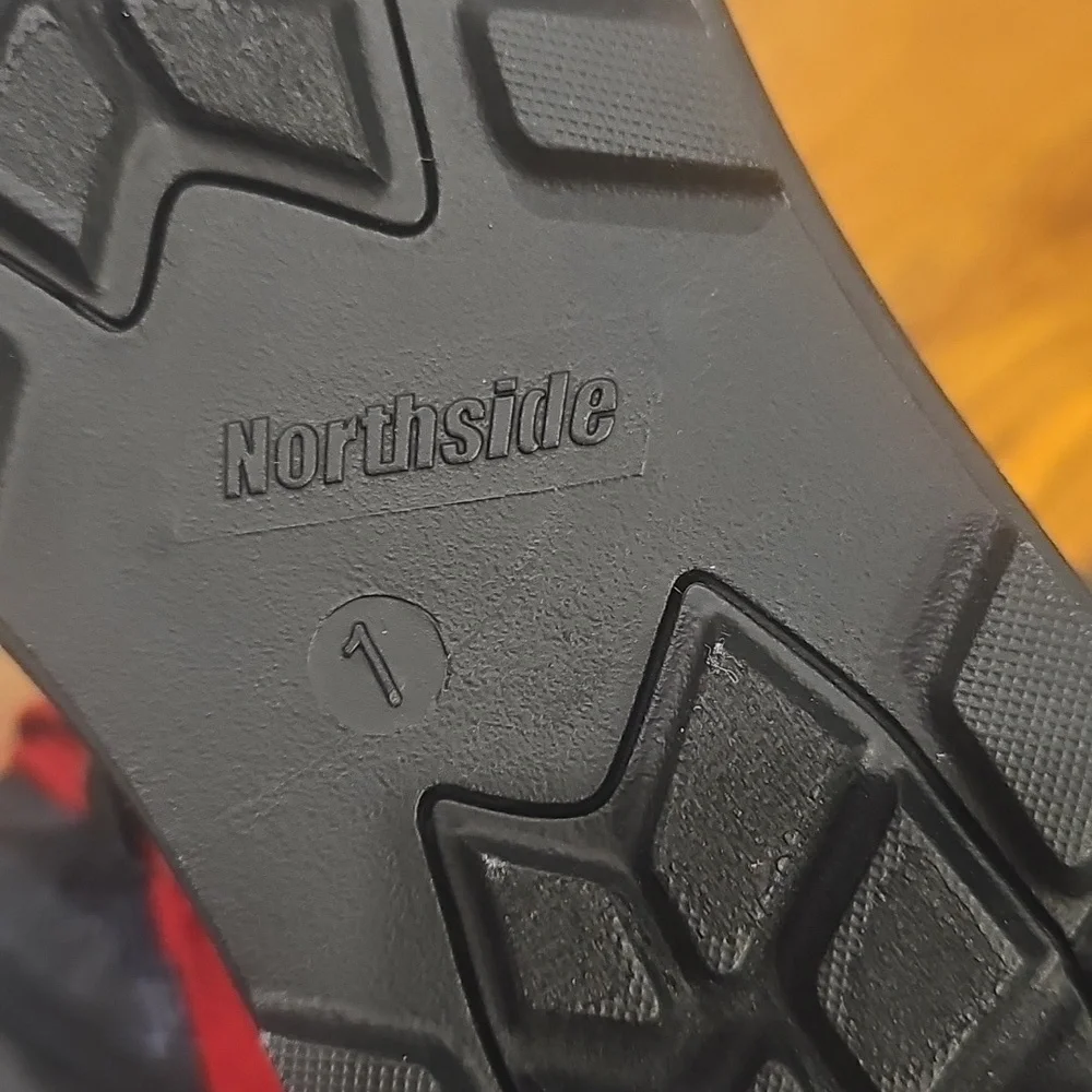 Northside 3m Thinsulate Kids Black and Red Winter Boots Size 1.